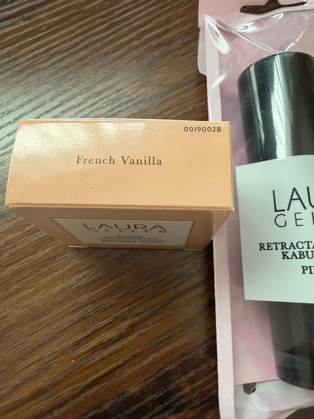 Laura Geller Baked Highlighter with Kabuki Brush NEW - Picture 2 of 2